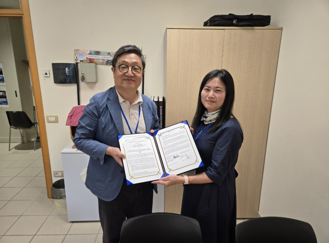 인하대 국제관계연구소, 이탈리아 시에나외국인대학교 윤동주 한국학 연구소와 MOU 체결                                 썸네일