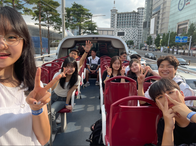 Inha University K-Connectors 'Look at us' Team Leads the Spread of K-Culture through Seoul Exploration                                 썸네일